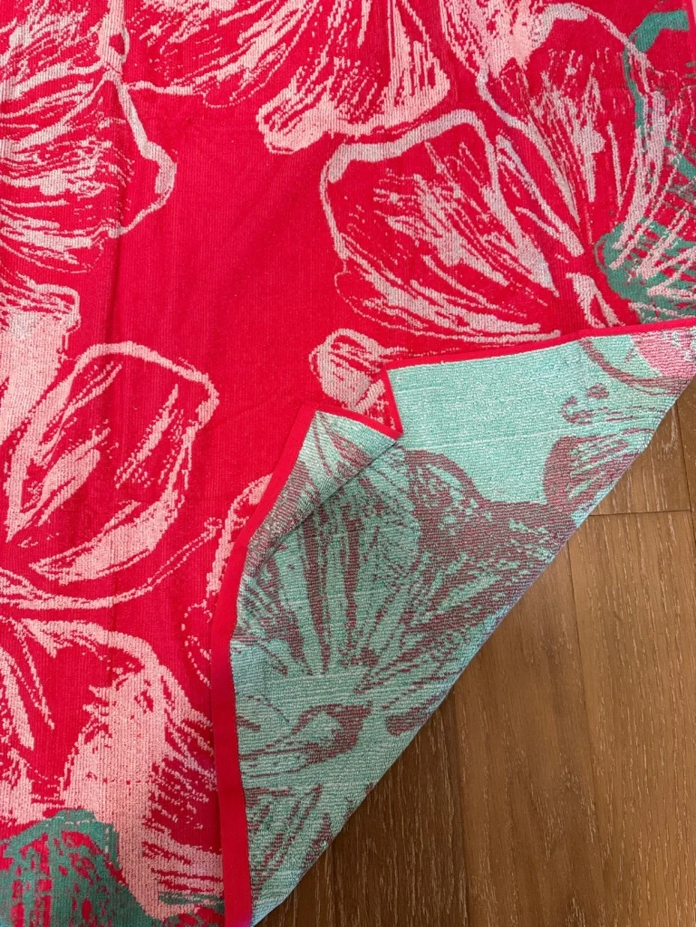 Southern Living Hot Pink, Teal Reversible Oversized Pink Floral Brach Pool 40x70